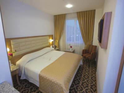 The City Hotel - Снимка 3