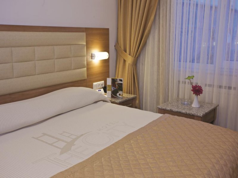 The City Hotel - Снимка 8