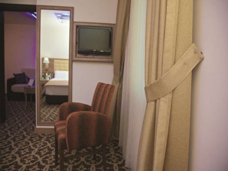 The City Hotel - Снимка 9