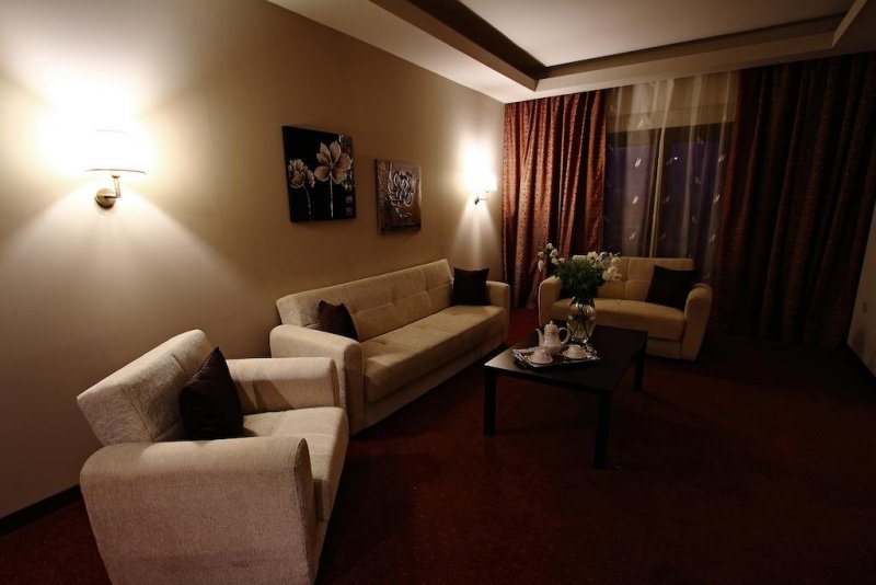 Siris Hotel - Снимка 2