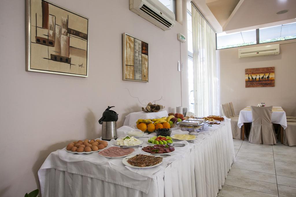 Нощувка на човек със закуска в хотел ИнтелКооп, Пловдив - Снимка 25