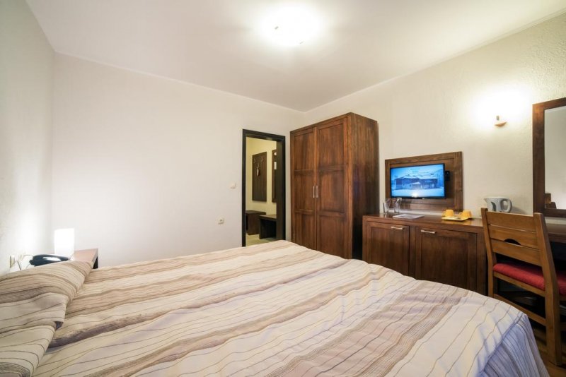 Smilen Hotel - Снимка 1