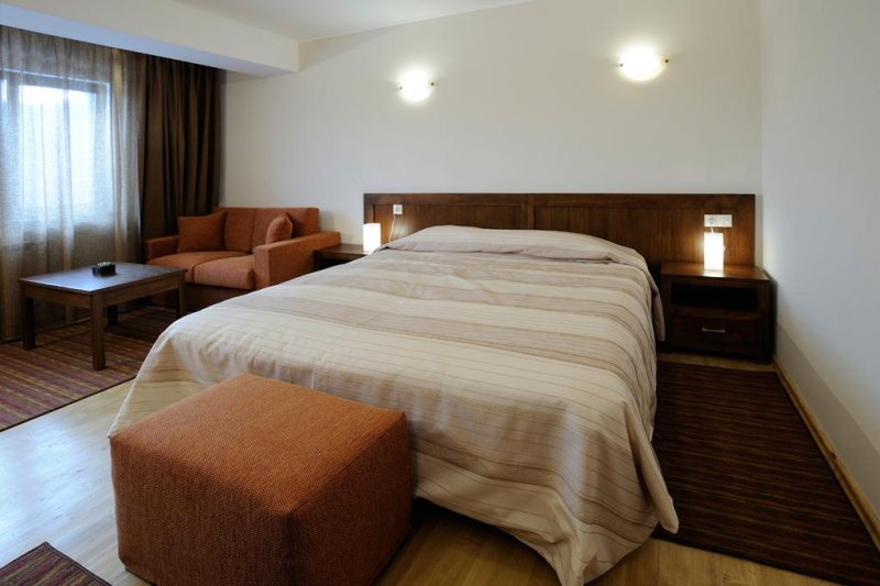 Smilen Hotel - Снимка 1