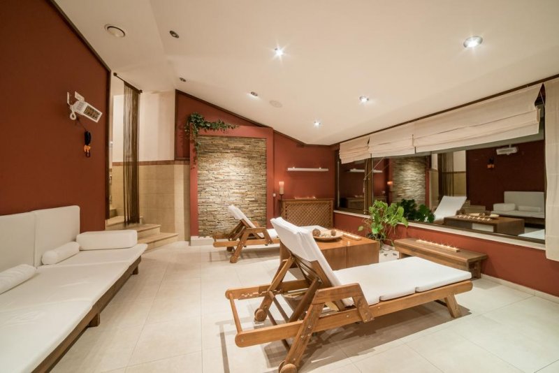 Smilen Hotel - Снимка 3