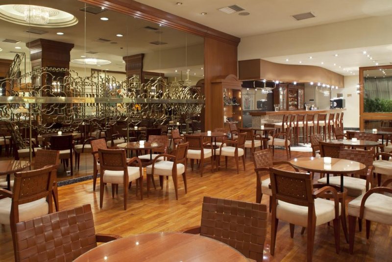 Holiday Inn Thessaloniki - Снимка 3