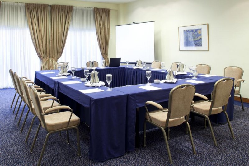 Holiday Inn Thessaloniki - Снимка 3
