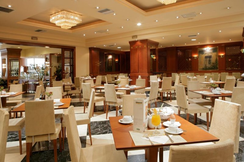 Holiday Inn Thessaloniki - Снимка 1