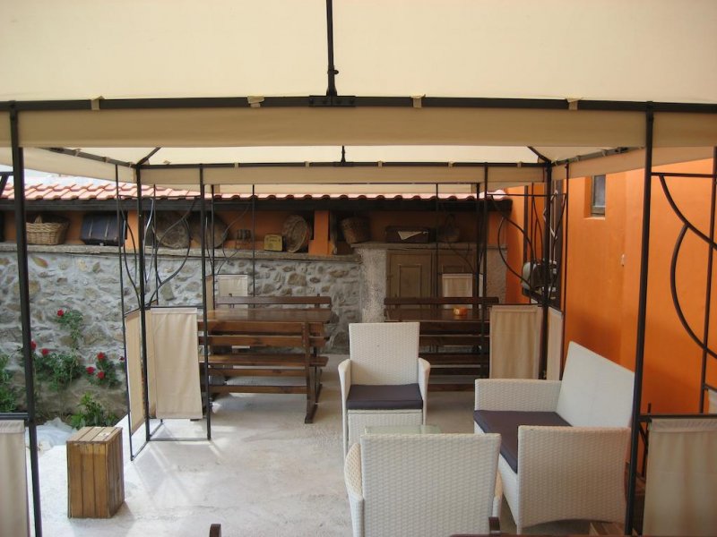 Къща за гости При чорбаджийката - Снимка 2