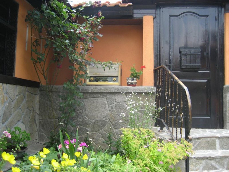 Къща за гости При чорбаджийката - Снимка 2