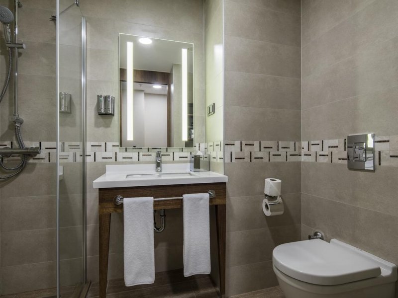 Hampton by Hilton - Снимка 4