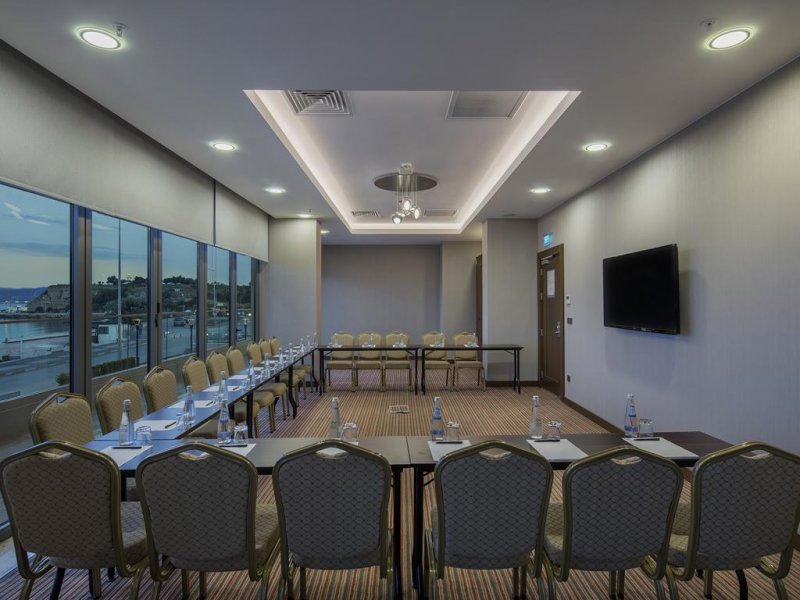 Hampton by Hilton - Снимка 5