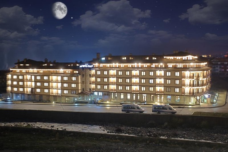  Апартхотел Вихрен Палас - Снимка 4