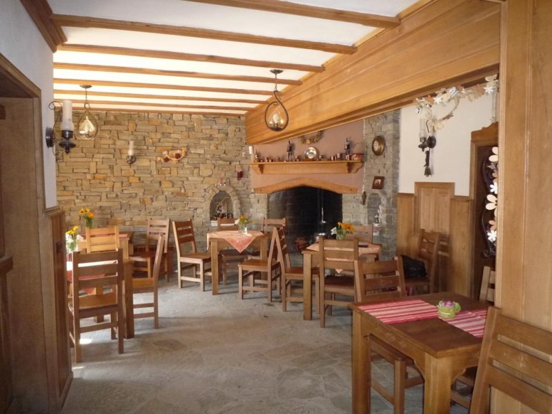 Къща за гости Кафенето на Димчо Кехая - Снимка 10