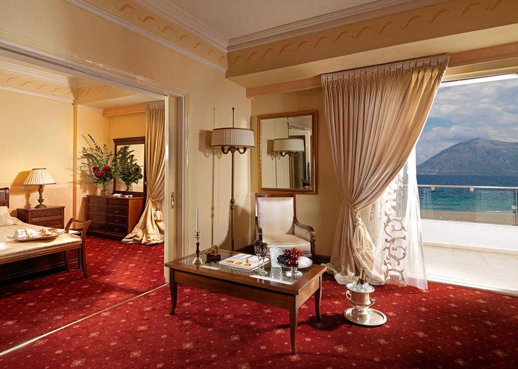 5 нощувки със закуски и вечери в Porto Rio Hotel & Casino 4*, п-в Пелопонес, Гърция през Май и Юни! - Снимка 2