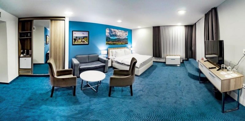 Hotel Central - Снимка 11