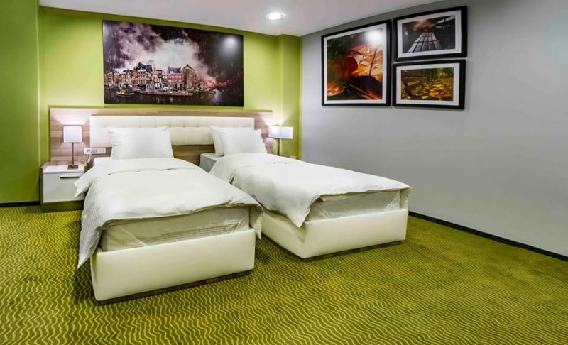 Hotel Central - Снимка 1