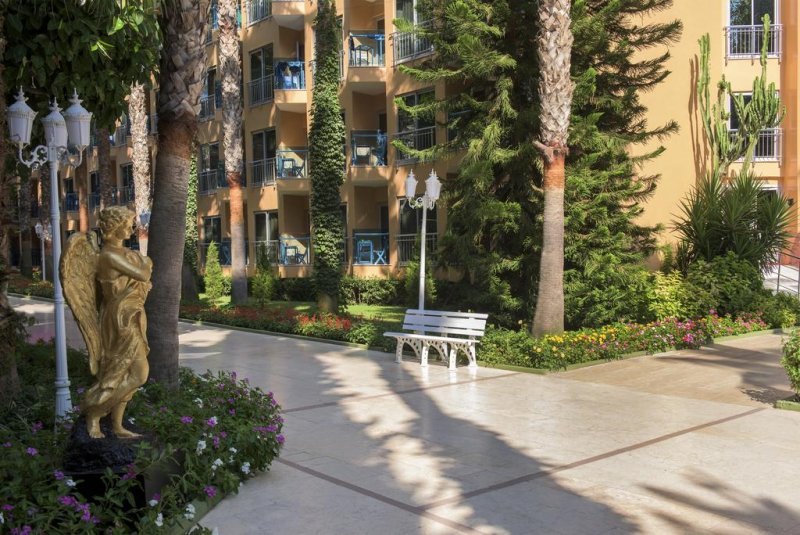 Kemer Botanik Resort - Снимка 11