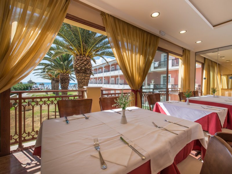 Astir Beach - Снимка 8