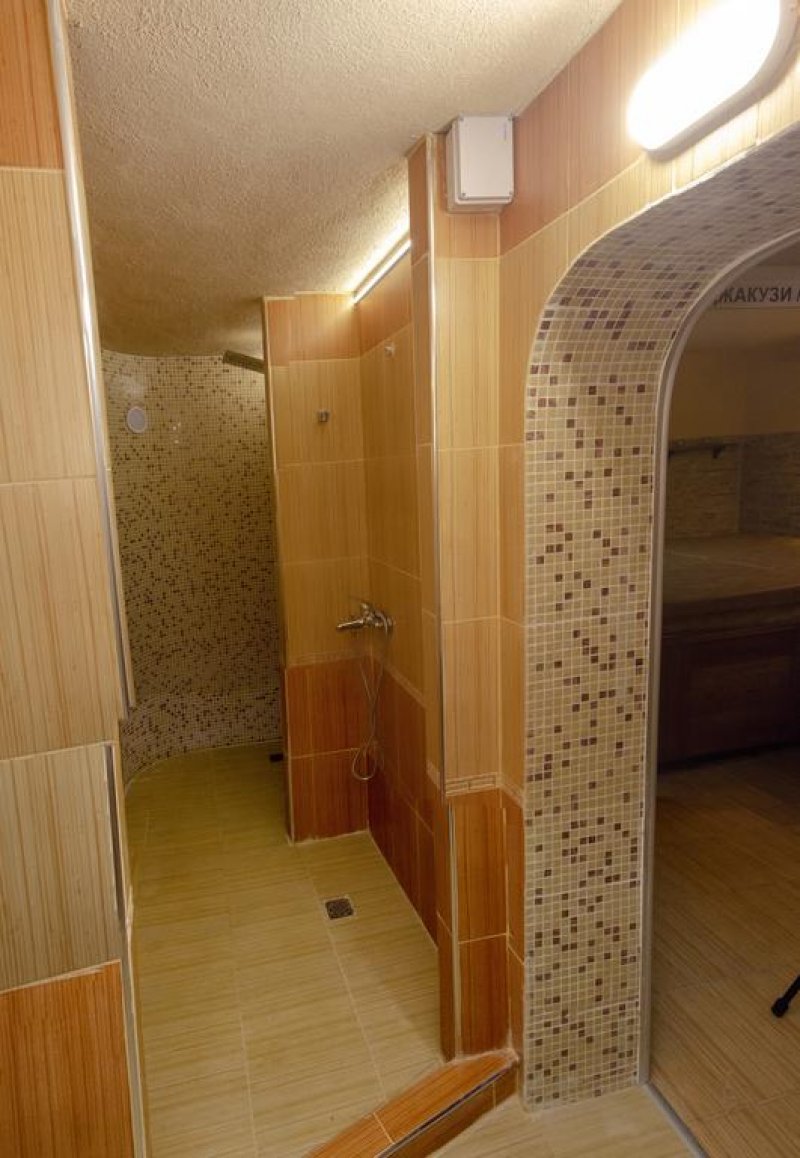 хотел Аджев хан - Снимка 3