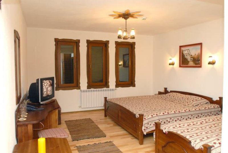 хотел Аджев хан - Снимка 10