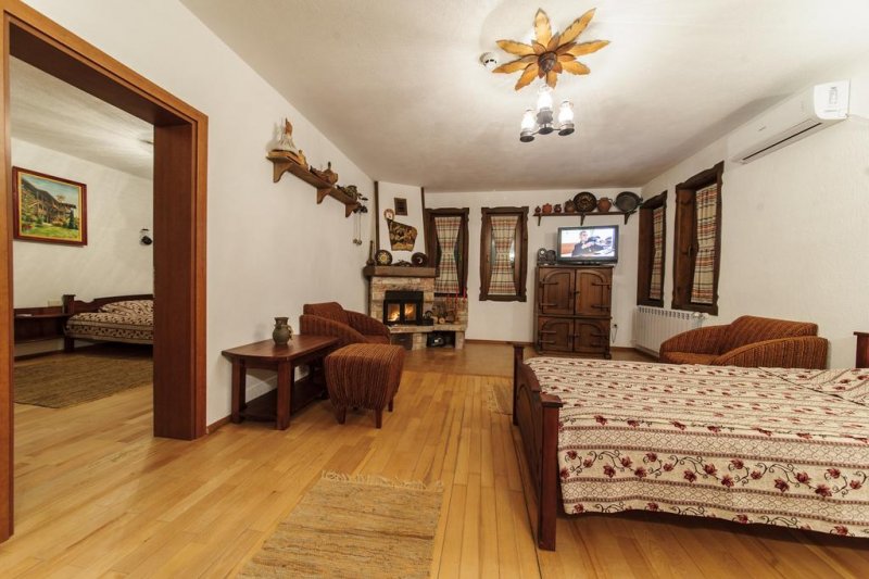 хотел Аджев хан - Снимка 11