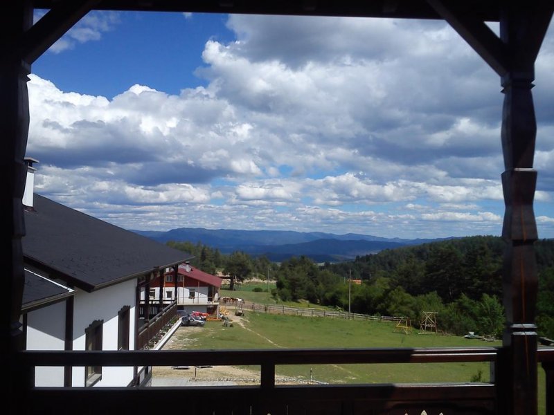 Приключенска къща и конна база Русалиите - Снимка 10