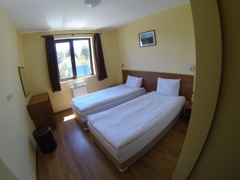 Приключенска къща и конна база Русалиите - Снимка 2