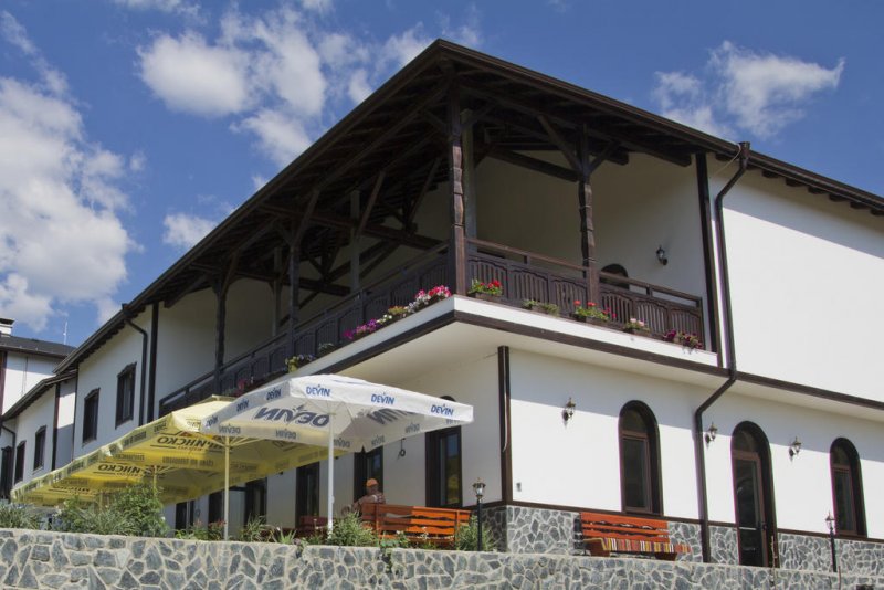 Приключенска къща и конна база Русалиите - Снимка 2