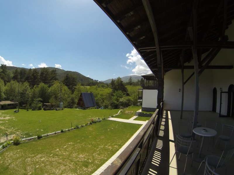 Приключенска къща и конна база Русалиите - Снимка 9