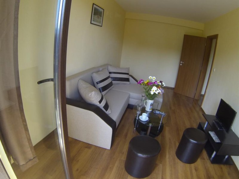 Приключенска къща и конна база Русалиите - Снимка 1