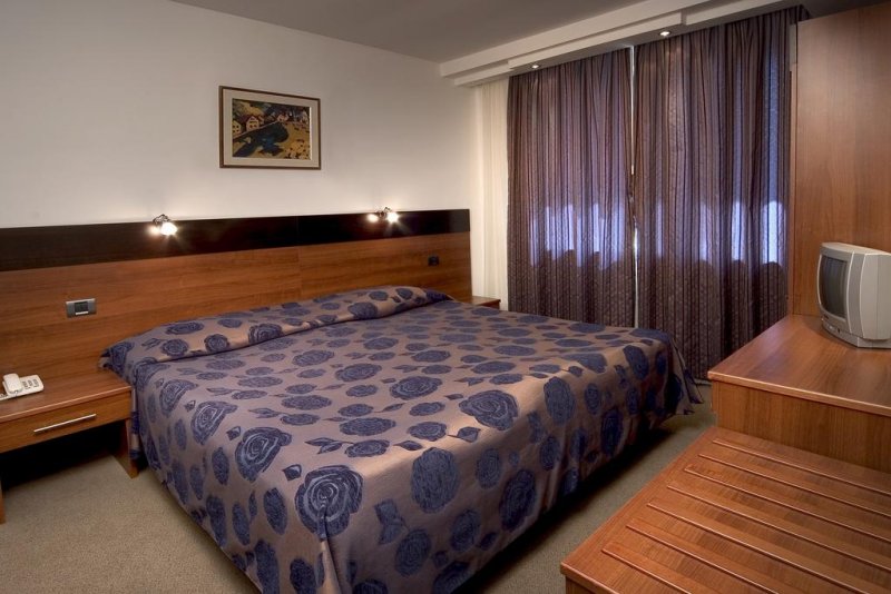 Хотел Форум - Снимка 4