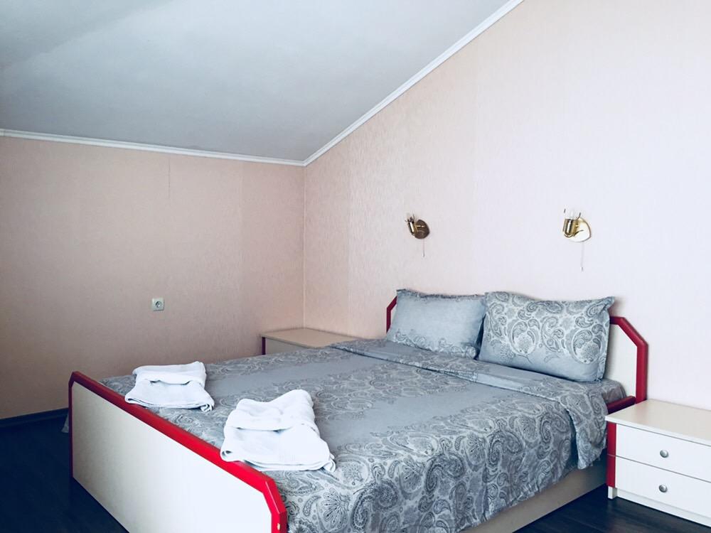 Нощувка на човек в семеен хотел Рай, Копривщица - Снимка 10