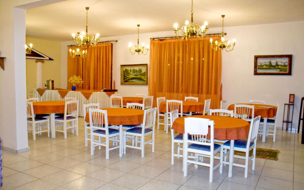 Май и юни на о. Тасос, Гърция! Нощувка на човек в супериорна стая със закуска или закуска и вечеря + басейн в хотел Хотел Natassa***, Скала Потамия - Снимка 7