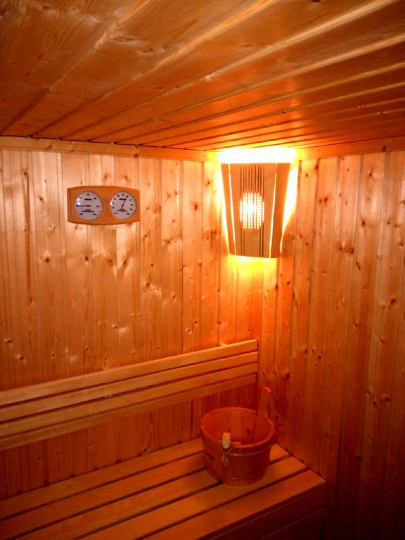 Къщи край водата - Снимка 3