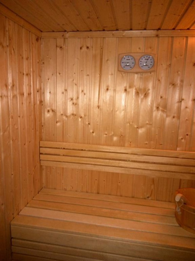 Къщи край водата - Снимка 3