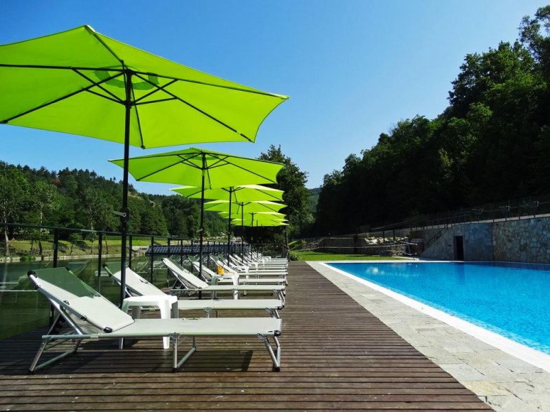 Къщи край водата - Снимка 4