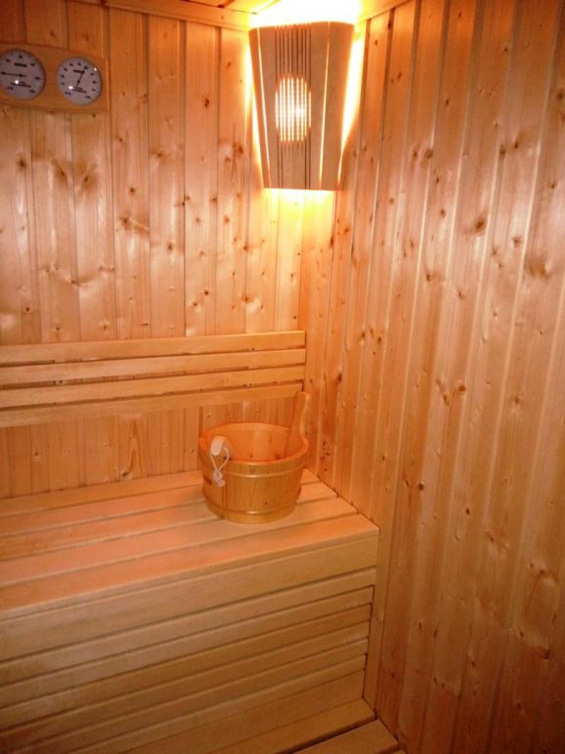 Къщи край водата - Снимка 5