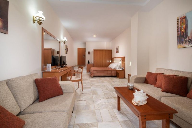 Porfi Beach Hotel - Снимка 4