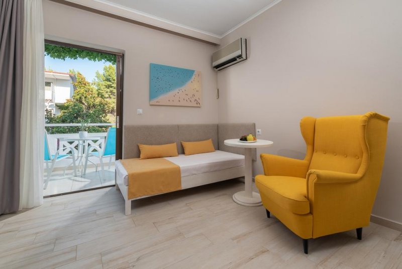 Porfi Beach Hotel - Снимка 10