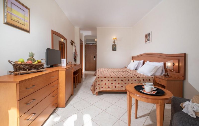 Porfi Beach Hotel - Снимка 5