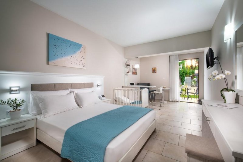 Porfi Beach Hotel - Снимка 7