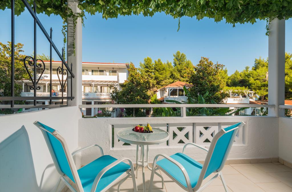 Ранни записвания: 7 нощувки със закуски и вечери в хотел Porfi Beach 3*, Халкидики, Гърция през Юли! - Снимка 1