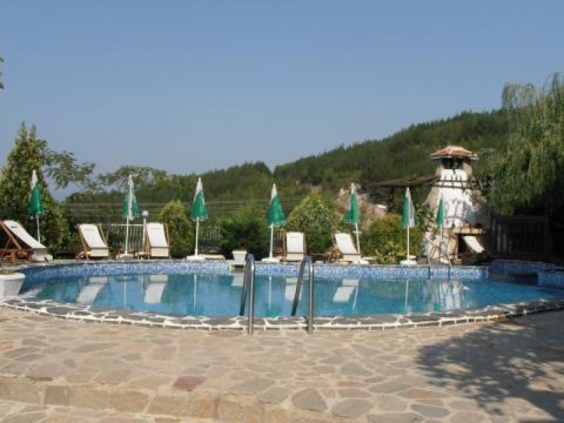 Семеен Хотел Трифон Зарезан - Снимка 11