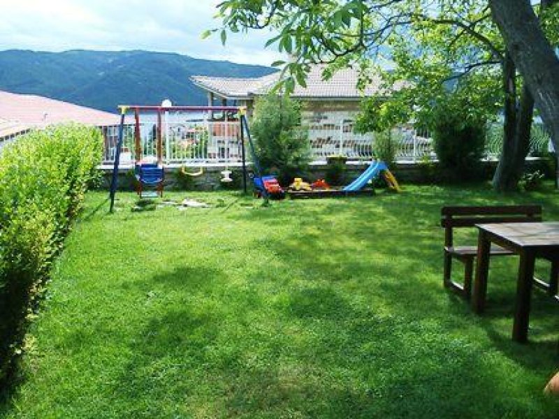 Семеен Хотел Трифон Зарезан - Снимка 9