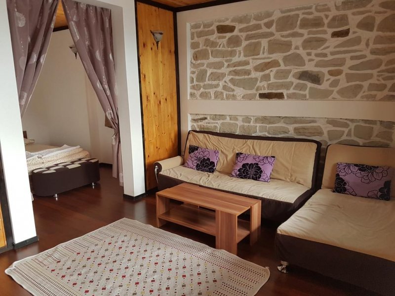 Семеен Хотел Трифон Зарезан - Снимка 1