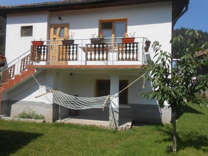 Къща за гости Къщата на тъщата - Снимка 1