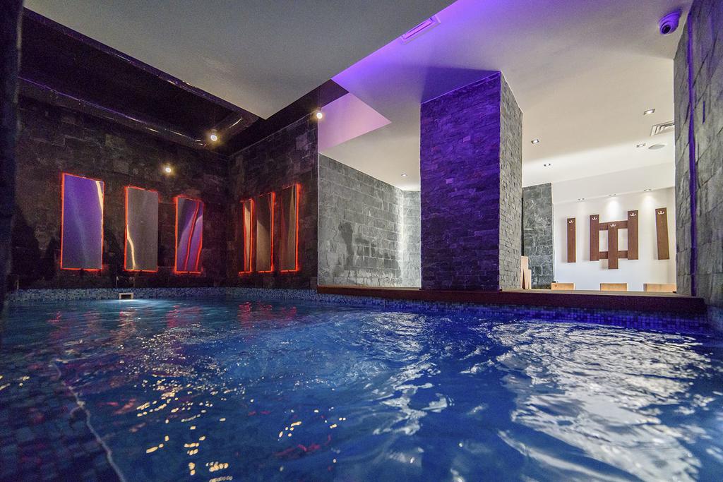 Пакети за настаняване в луксозна вила за до 8 човека + басейн и термална зона в Хотел Балканско Бижу, Разлог - Снимка 11