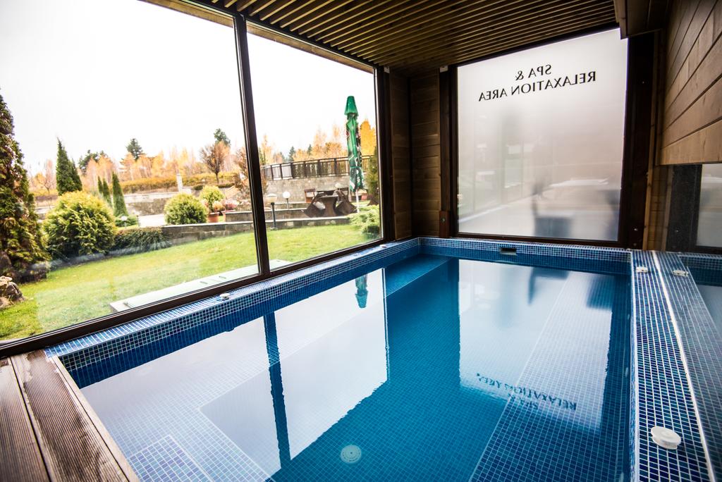 Пакети за настаняване в луксозна вила за до 8 човека + басейн и термална зона в Хотел Балканско Бижу, Разлог - Снимка 14