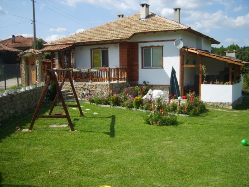 Къща за гости Лазарова Къща  - Снимка 0