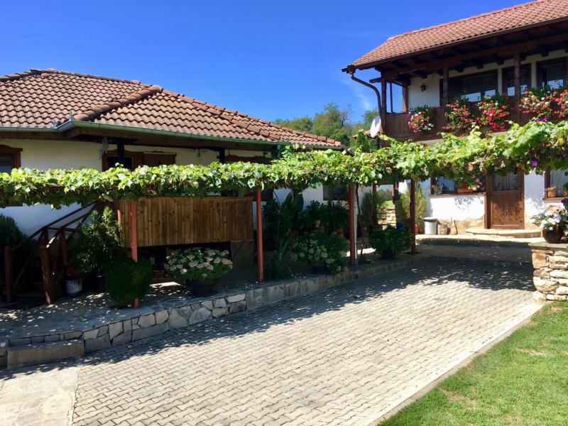 Къща за гости Шалаверовите къщи - Снимка 8